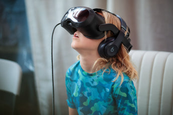 Child wearing a Setl virtual reality headset